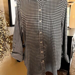 Chico’s No- Iron All Season Stretch Blouse